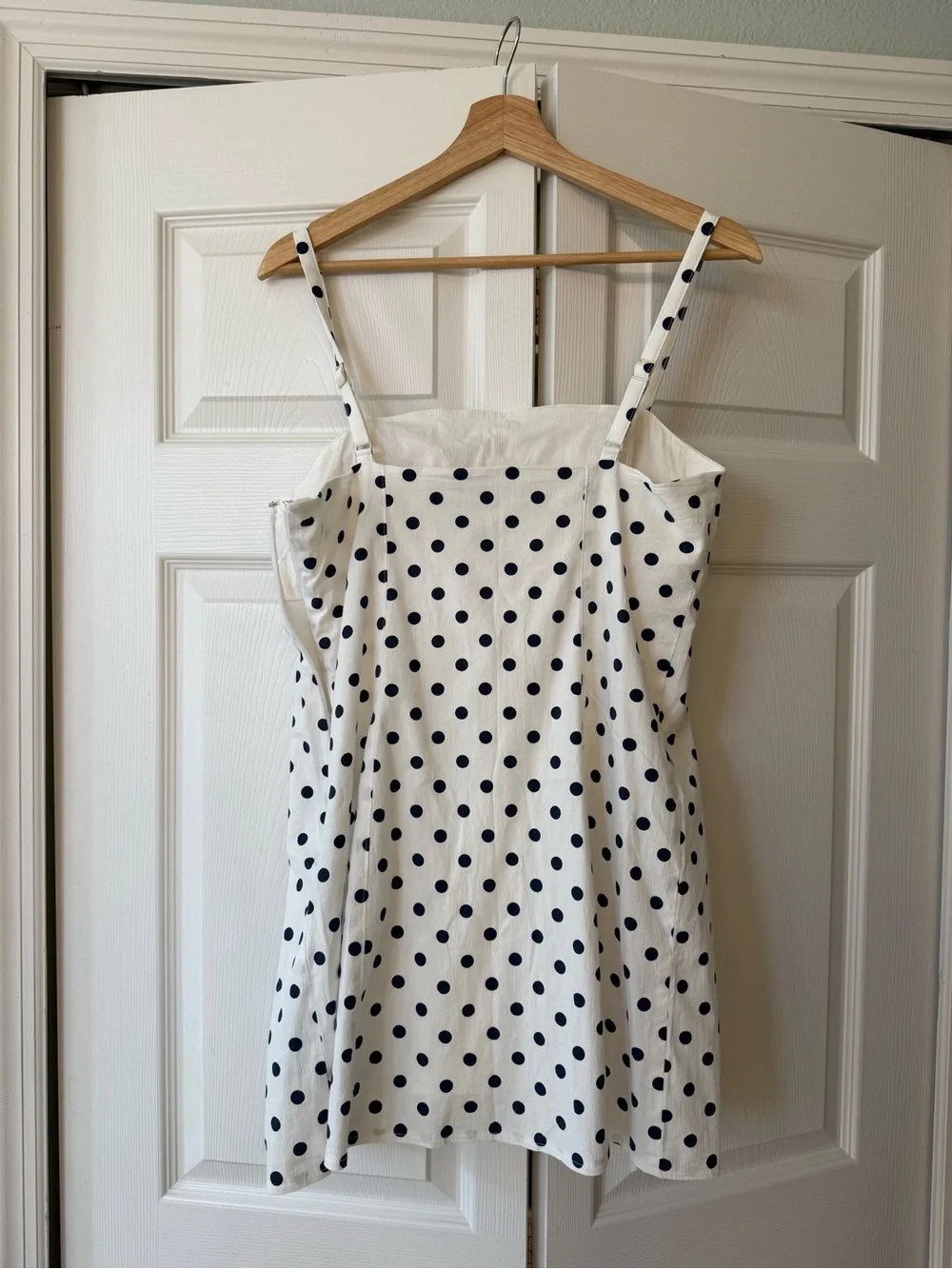 Abercrombie and Fitch white dress with blue polka dots NWOT - Picture 3 of 5
